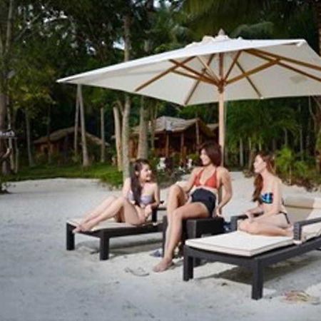 Tiki Beach Resort Davao ภายนอก รูปภาพ